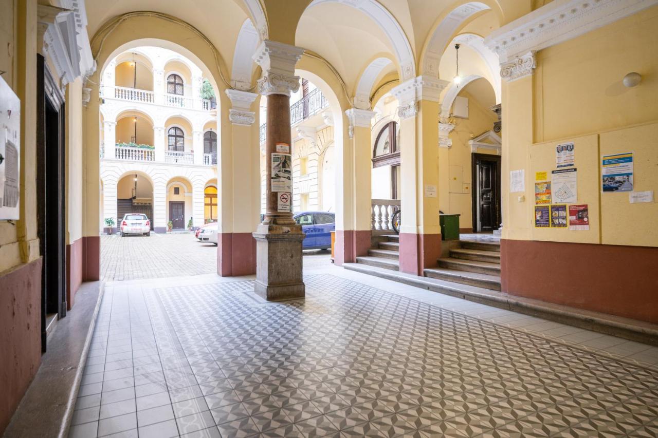 Apartments Next To The Synagogue Budapest Luaran gambar